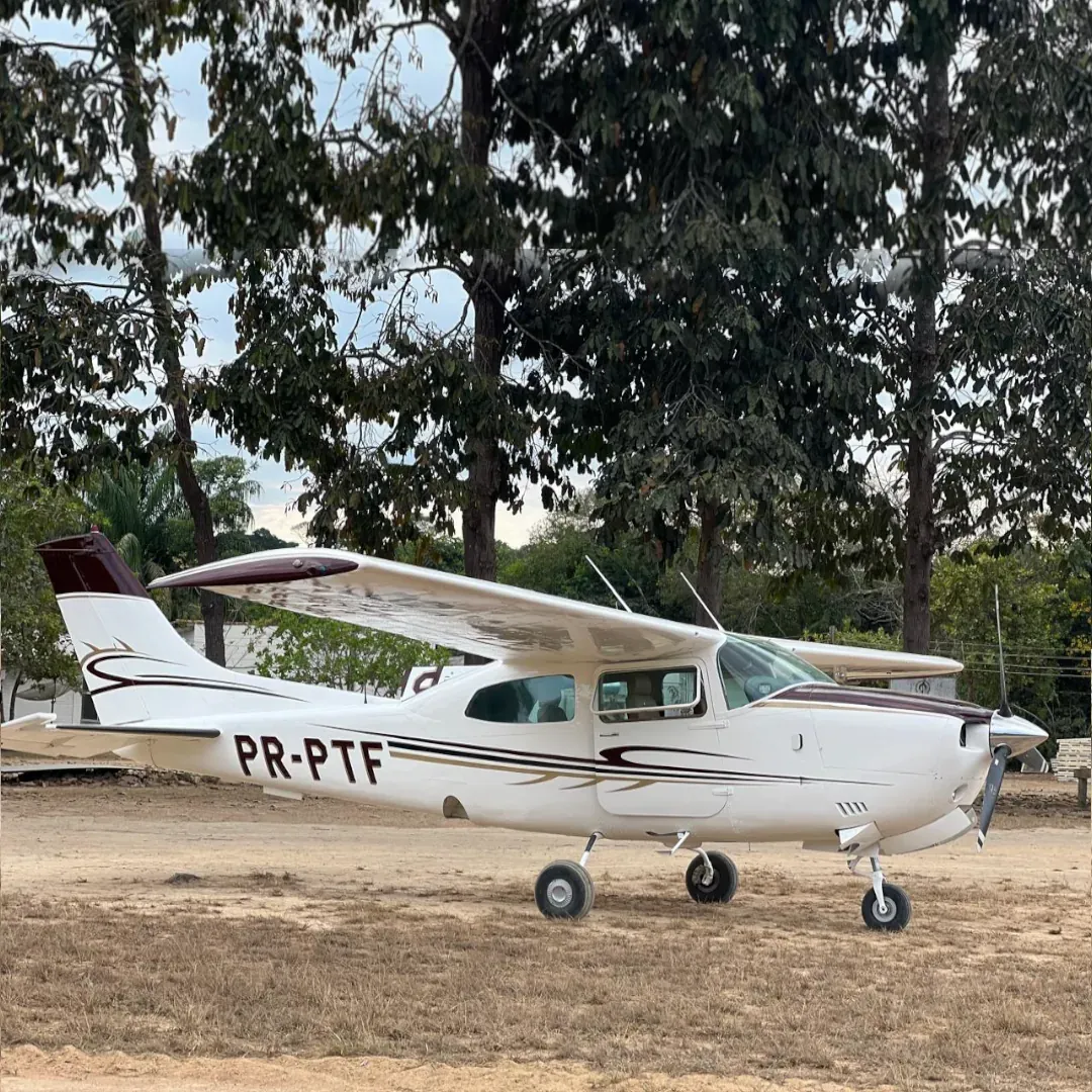 voo comercial no amazonas, aeronave saindo de alta floresta e manaus
